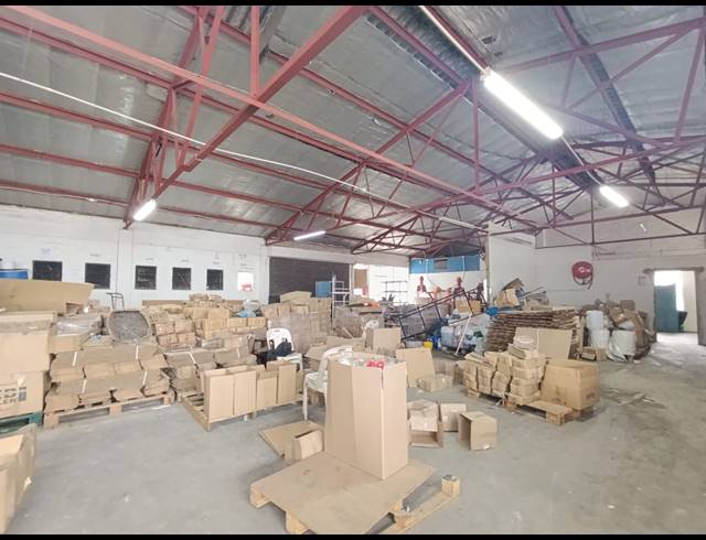 1,061M² WAREHOUSE TO LET IN PINETOWN CENTRAL